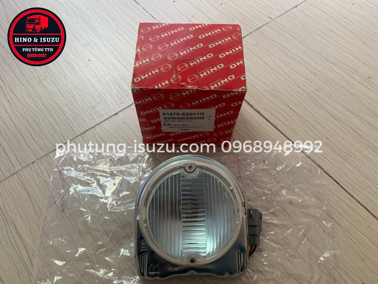 ĐÈN LÙI XE HINO 500